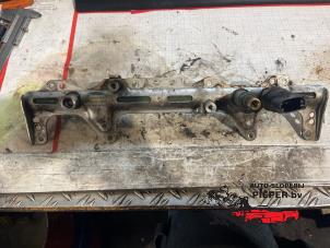 Gebruikte Injector brug Volkswagen Touran (1T1/T2) 2.0 FSI 16V Prijs € 78,75 Margeregeling aangeboden door Autosloperij Pieper BV