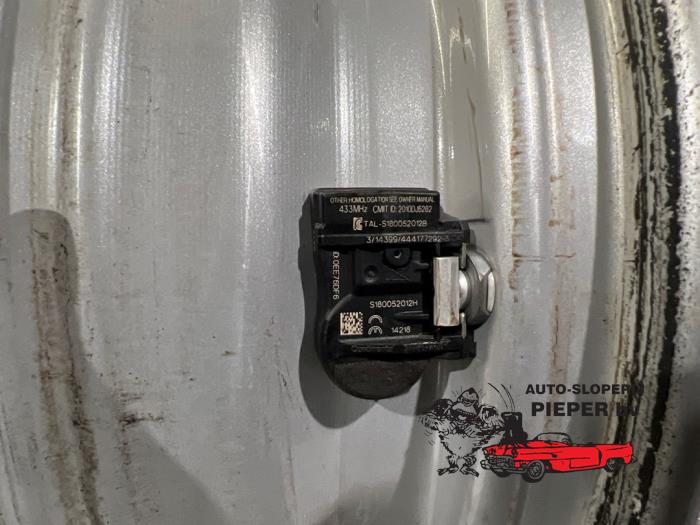 Velg van een Hyundai i20 1.2i 16V 2010