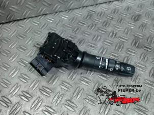 Gebruikte Ruitenwis Schakelaar Hyundai i20 1.2i 16V Prijs € 36,75 Margeregeling aangeboden door Autosloperij Pieper BV