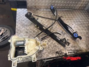 Gebruikte Raammechaniek 4Deurs rechts-voor Seat Altea XL (5P5) 1.6 Prijs € 52,50 Margeregeling aangeboden door Autosloperij Pieper BV