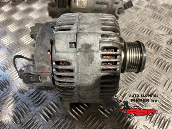 Gebruikte Dynamo Volkswagen Passat Variant (3C5) 2.0 TDI 16V 170 Prijs € 78,75 Margeregeling aangeboden door Autosloperij Pieper BV