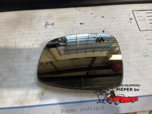 Gebruikte Spiegelglas links Suzuki Swift (ZA/ZC/ZD1/2/3/9) 1.6 Sport VVT 16V Prijs op aanvraag aangeboden door Autosloperij Pieper BV