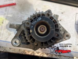 Gebruikte Dynamo Toyota Yaris II (P9) 1.33 16V Dual VVT-I Prijs € 42,00 Margeregeling aangeboden door Autosloperij Pieper BV