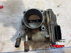 Gebruikte Gasklephuis Toyota Yaris II (P9) 1.33 16V Dual VVT-I Prijs € 52,50 Margeregeling aangeboden door Autosloperij Pieper BV