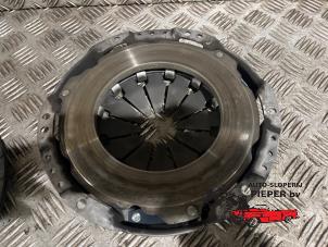 Gebruikte Koppelingsset (compleet) Toyota Yaris II (P9) 1.33 16V Dual VVT-I Prijs € 36,75 Margeregeling aangeboden door Autosloperij Pieper BV