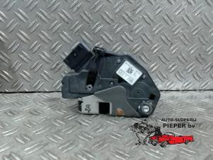 Gebruikte Deurslot Mechaniek 4Deurs rechts-achter Ford Focus 3 Wagon 1.0 Ti-VCT EcoBoost 12V 125 Prijs € 36,75 Margeregeling aangeboden door Autosloperij Pieper BV