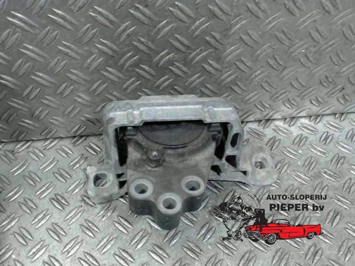Gebruikte Motorrubber Ford Focus 3 Wagon 1.0 Ti-VCT EcoBoost 12V 125 Prijs € 36,75 Margeregeling aangeboden door Autosloperij Pieper BV