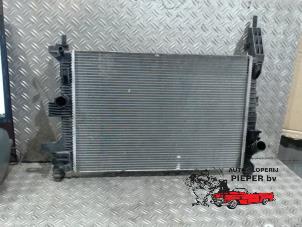 Gebruikte Radiateur Ford Focus 3 Wagon 1.0 Ti-VCT EcoBoost 12V 125 Prijs op aanvraag aangeboden door Autosloperij Pieper BV