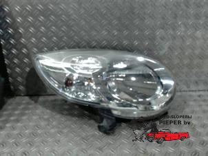 Gebruikte Rechter Koplamp Citroen C1 1.0 12V Prijs € 63,00 Margeregeling aangeboden door Autosloperij Pieper BV