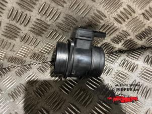 Gebruikte Luchtmassameter Volkswagen Caddy III (2KA,2KH,2CA,2CH) 1.6 TDI 16V Prijs op aanvraag aangeboden door Autosloperij Pieper BV