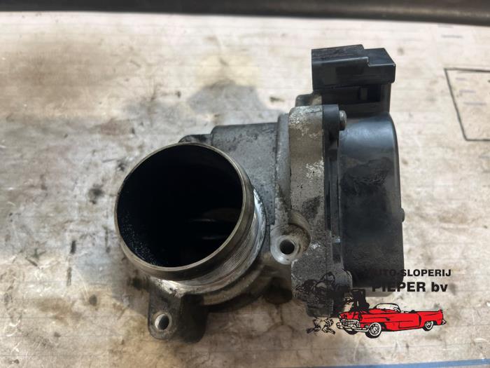 Gebruikte Gasklephuis Volkswagen Caddy III (2KA,2KH,2CA,2CH) 1.6 TDI 16V Prijs € 52,50 Margeregeling aangeboden door Autosloperij Pieper BV