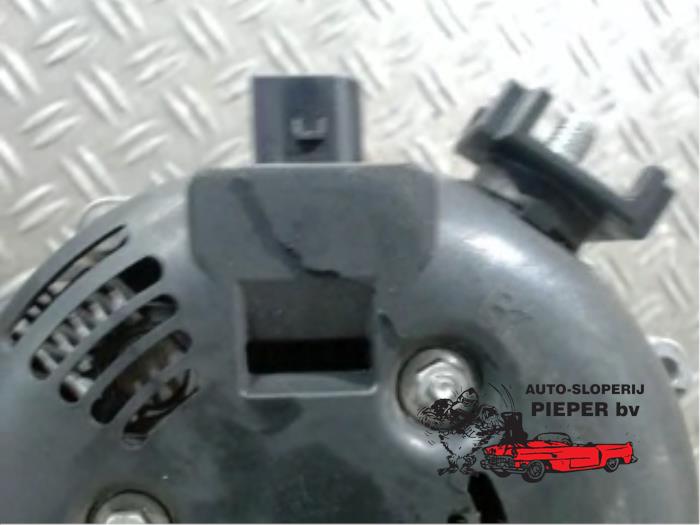 Dynamo van een BMW 5 serie Touring (F11) 520i 16V 2013