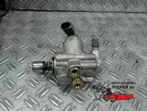 Gebruikte Hogedrukpomp Volkswagen Golf V (1K1) 2.0 FSI 16V Prijs € 157,50 Margeregeling aangeboden door Autosloperij Pieper BV