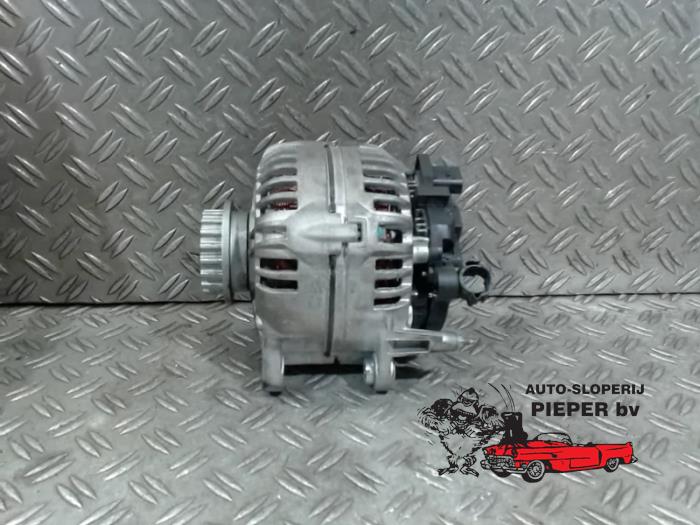 Gebruikte Alternator Volkswagen Multivan T5 (7E/7HC/7HF/7HM) 2.5 TDi Prijs € 94,50 Margeregeling aangeboden door Autosloperij Pieper BV