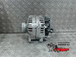 Gebruikte Dynamo Volkswagen Multivan T5 (7E/7HC/7HF/7HM) 2.5 TDi Prijs op aanvraag aangeboden door Autosloperij Pieper BV