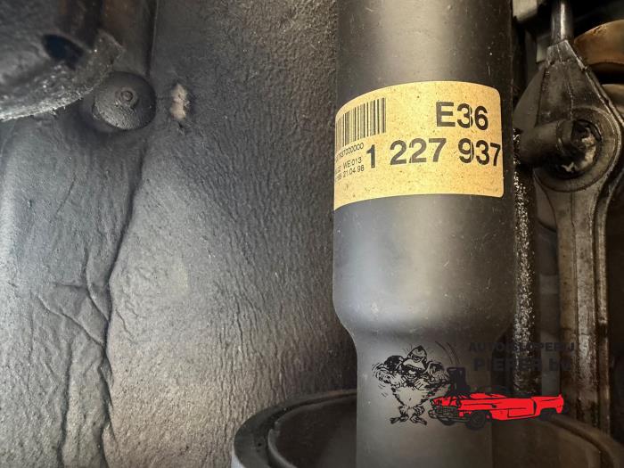 Gebruikte Tussenas BMW 3 serie Compact (E36/5) 316i Prijs € 125,00 Margeregeling aangeboden door Autosloperij Pieper BV