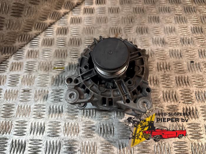 Gebruikte Dynamo Volkswagen Golf IV (1J1) 2.3 V5 GTI 20V Prijs € 52,50 Margeregeling aangeboden door Autosloperij Pieper BV