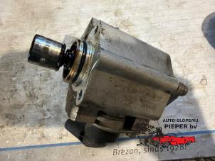 Gebruikte Hogedrukpomp Volkswagen Touran (1T1/T2) 2.0 FSI 16V Prijs op aanvraag aangeboden door Autosloperij Pieper BV