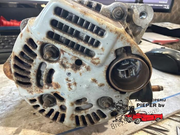 Dynamo van een Toyota Starlet (EP8/NP8) 1.3 Friend,XLi 12V 1992