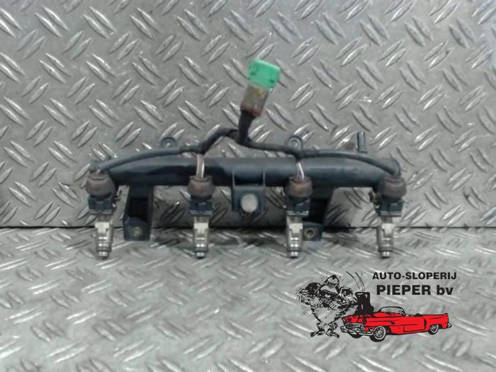 Gebruikte Galerij (Injectie) Peugeot 206 (2A/C/H/J/S) 1.4 XR,XS,XT,Gentry Prijs € 52,50 Margeregeling aangeboden door Autosloperij Pieper BV