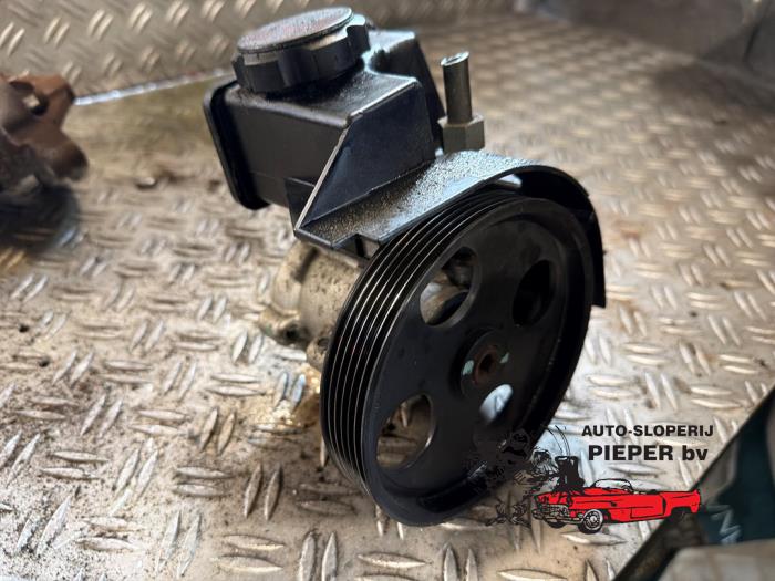 Gebruikte Pomp Servo Peugeot 206 (2A/C/H/J/S) 1.1 XN,XR Prijs € 52,50 Margeregeling aangeboden door Autosloperij Pieper BV