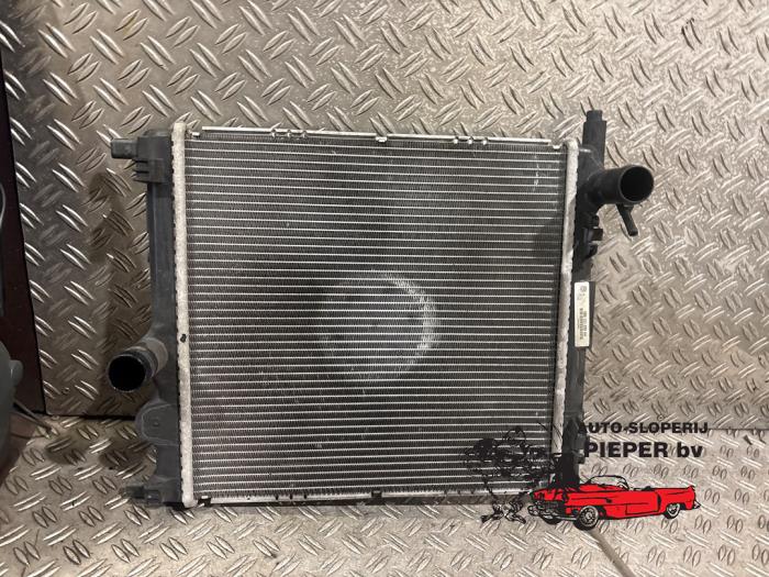 Gebruikte Radiateur Volkswagen Up! (121) 1.0 12V 75 Prijs € 42,00 Margeregeling aangeboden door Autosloperij Pieper BV