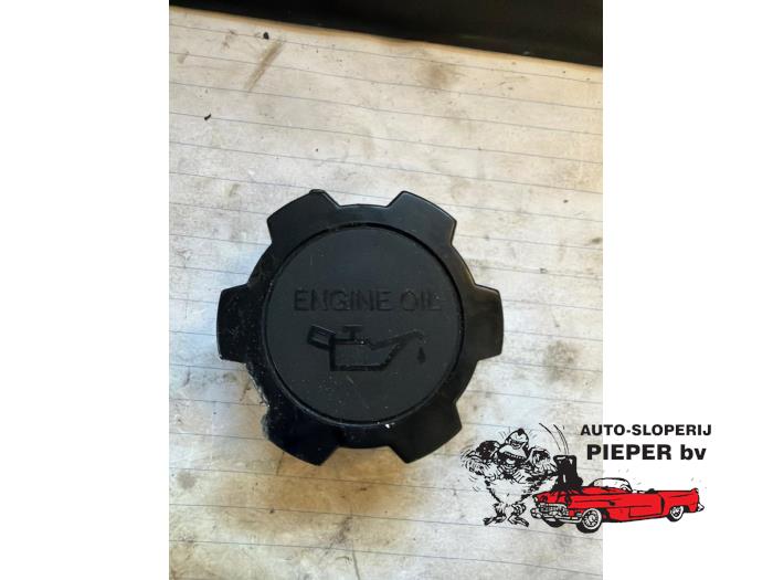 Gebruikte Oliedop Toyota Aygo (B10) 1.0 12V VVT-i Prijs € 10,50 Margeregeling aangeboden door Autosloperij Pieper BV