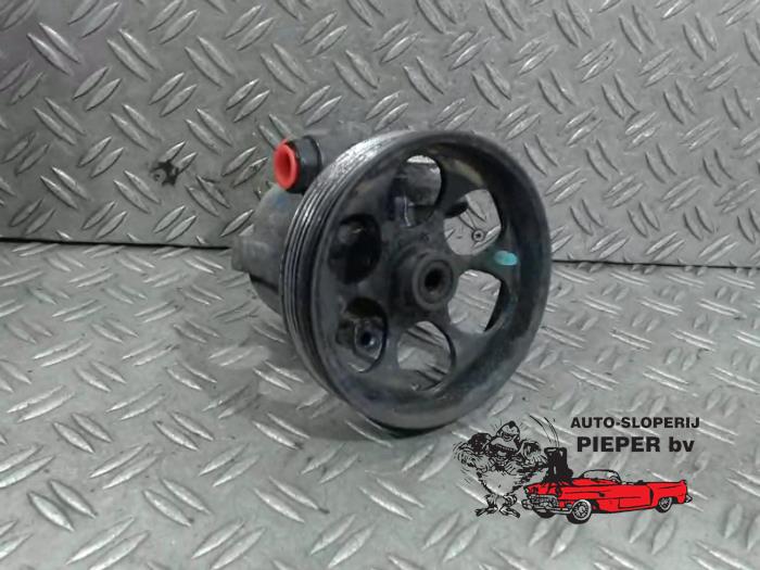 Gebruikte Pomp Servo Opel Vivaro 1.9 DI Prijs € 52,50 Margeregeling aangeboden door Autosloperij Pieper BV