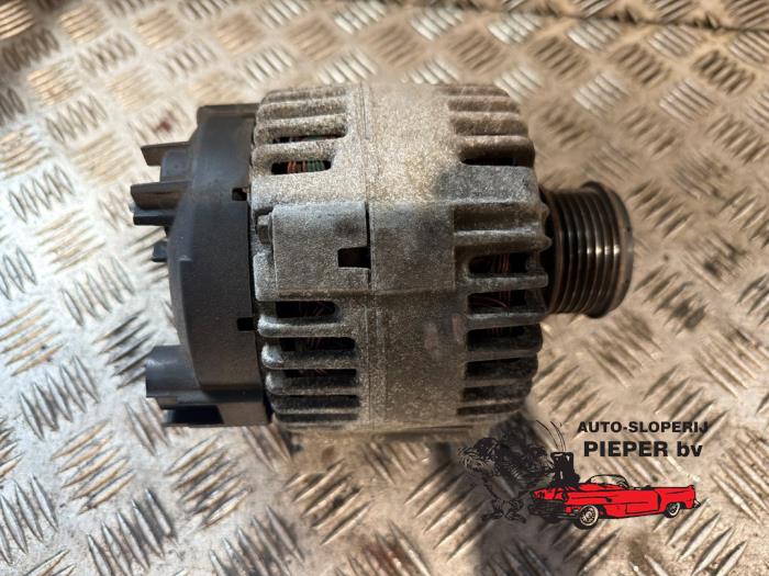 Gebruikte Dynamo Volkswagen Golf V (1K1) 2.0 TFSI GTI 16V Prijs € 52,50 Margeregeling aangeboden door Autosloperij Pieper BV