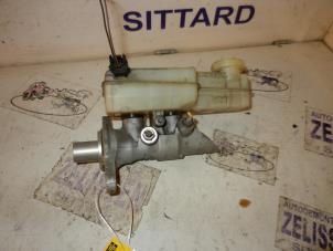 Gebruikte Hoofdremcilinder Renault Megane III Coupe (DZ) 1.4 16V TCe 130 Prijs op aanvraag aangeboden door Zelissen V.O.F. autodemontage