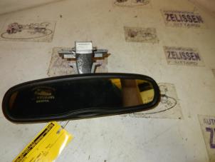 Gebruikte Spiegel binnen Nissan Qashqai (J10) 1.6 16V Prijs € 52,50 Margeregeling aangeboden door Zelissen V.O.F. autodemontage