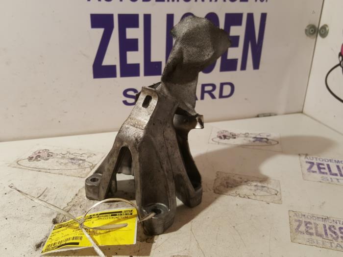 Gebruikte Motorsteun Audi A6 (C7) 3.0 TDI V6 24V Quattro Prijs € 42,00 Margeregeling aangeboden door Zelissen V.O.F. autodemontage