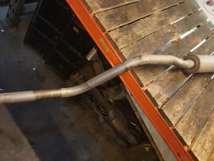 Gebruikte Uitlaat Middendemper Mazda Premacy 1.8 16V Prijs € 42,00 Margeregeling aangeboden door Zelissen V.O.F. autodemontage