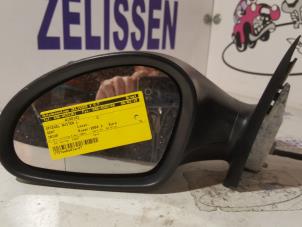 Gebruikte Buitenspiegel links Seat Ibiza III (6L1) 1.4 16V 75 Prijs op aanvraag aangeboden door Zelissen V.O.F. autodemontage