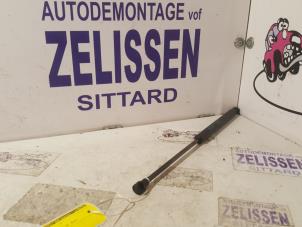 Gebruikte Amortisseur links-achter Ford Ka II 1.2 Prijs op aanvraag aangeboden door Zelissen V.O.F. autodemontage