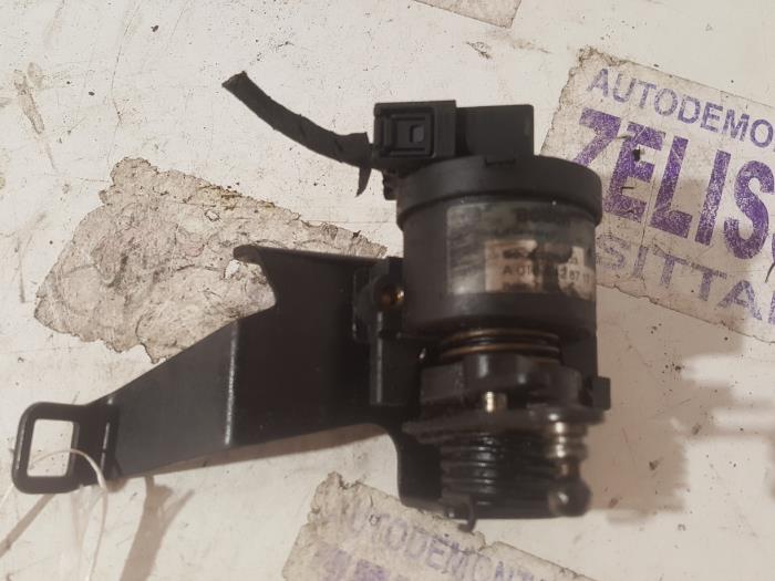 Gebruikte Sensor Gaspedaalpositie Volkswagen Golf V (1K1) 2.0 TDI 16V Prijs op aanvraag aangeboden door Zelissen V.O.F. autodemontage