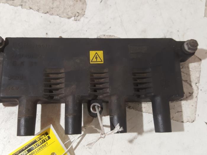 Gebruikte Bobine Fiat Grande Punto (199) 1.4 Prijs € 31,50 Margeregeling aangeboden door Zelissen V.O.F. autodemontage