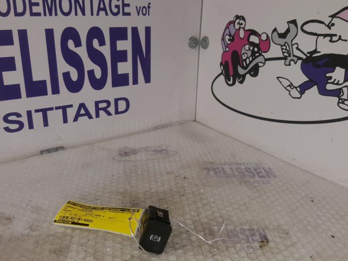 Gebruikte Handrem schakelaar Volkswagen Passat (3C2) 2.0 TDI 16V 140 Prijs op aanvraag aangeboden door Zelissen V.O.F. autodemontage