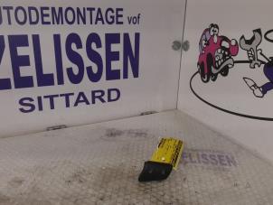 Gebruikte Schakelaar Centr. Deurvergrendeling Volkswagen Passat (3C2) 2.0 TDI 16V 140 Prijs op aanvraag aangeboden door Zelissen V.O.F. autodemontage