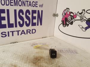 Gebruikte Schakelaar handrem Volkswagen Passat Prijs op aanvraag aangeboden door Zelissen V.O.F. autodemontage