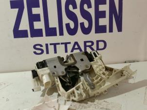 Gebruikte Deurslot Mechaniek 2Deurs rechts Mercedes Sprinter 3t (906.61) 211 CDI 16V Prijs op aanvraag aangeboden door Zelissen V.O.F. autodemontage