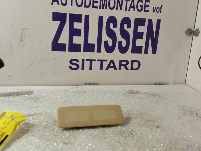 Gebruikte Display Interieur Volkswagen Phaeton Prijs op aanvraag aangeboden door Zelissen V.O.F. autodemontage