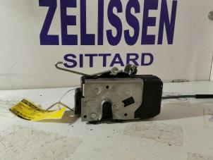 Gebruikte Deurslot Mechaniek 4Deurs links-voor Opel Zafira (F75) 2.0 DTI 16V Prijs op aanvraag aangeboden door Zelissen V.O.F. autodemontage