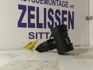 Gebruikte Luchtmassameter Opel Corsa C (F08/68) 1.0 12V Prijs op aanvraag aangeboden door Zelissen V.O.F. autodemontage