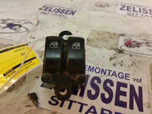 Gebruikte Ruit schakelaar elektrisch Seat Arosa (6H1) 1.4 MPi Prijs op aanvraag aangeboden door Zelissen V.O.F. autodemontage