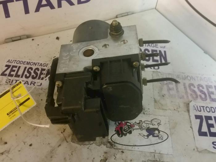 Gebruikte ABS Pomp Mitsubishi Space Star (DG) 1.9 DI-D HP Prijs op aanvraag aangeboden door Zelissen V.O.F. autodemontage