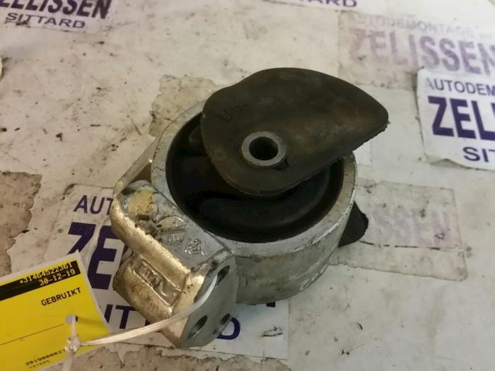 Gebruikte Motorrubber Mitsubishi Space Star (DG) 1.9 DI-D HP Prijs op aanvraag aangeboden door Zelissen V.O.F. autodemontage