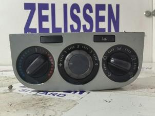 Gebruikte Kachel Bedieningspaneel Opel Corsa D 1.2 16V Prijs € 31,50 Margeregeling aangeboden door Zelissen V.O.F. autodemontage