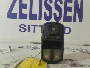 Gebruikte Raam schakelaar elektrisch Opel Corsa D 1.2 16V Prijs € 26,25 Margeregeling aangeboden door Zelissen V.O.F. autodemontage