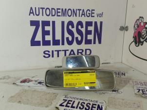 Gebruikte Spiegel binnen Renault Modus/Grand Modus (JP) 1.4 16V Prijs € 31,50 Margeregeling aangeboden door Zelissen V.O.F. autodemontage